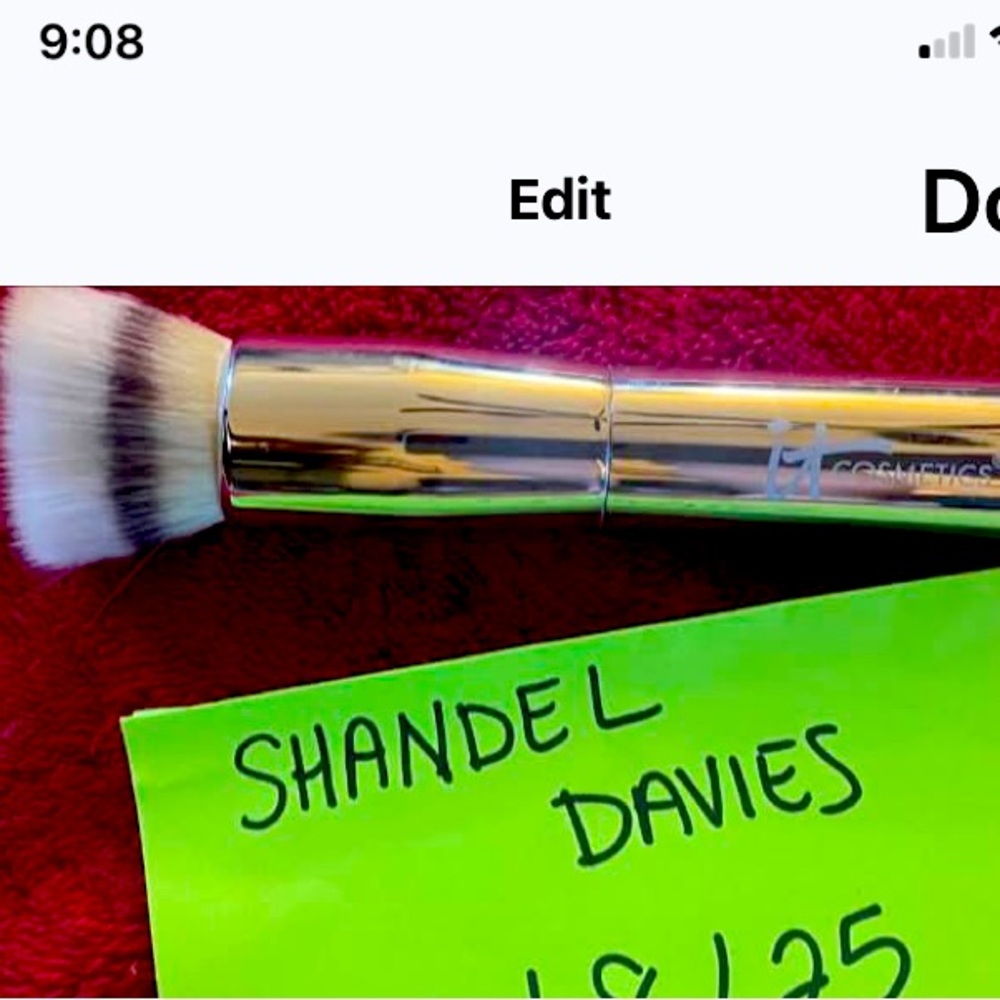 IT Cosmetics brush
Never been used